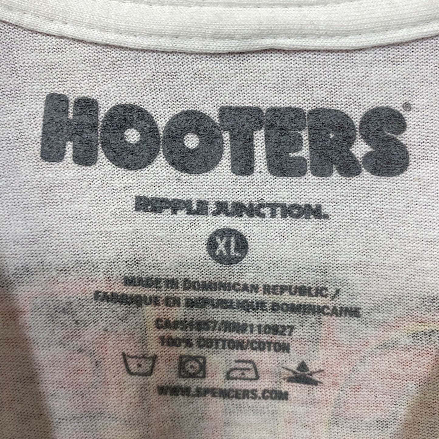 Hooters Delightfully Tacky Yet Unrefined T-Shirt XL