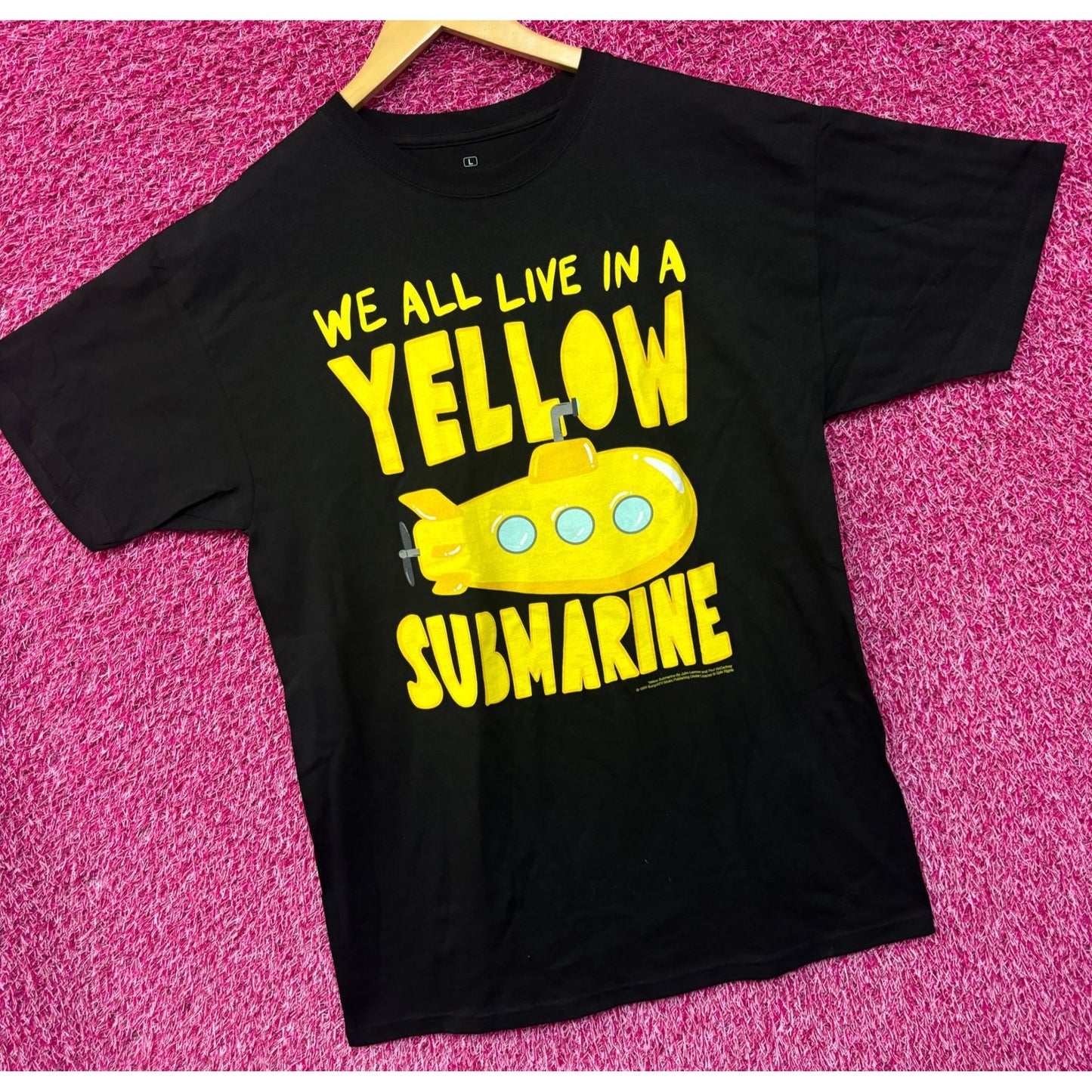 The Beatles We All Live In A Yellow Submarine rock Tshirt size large