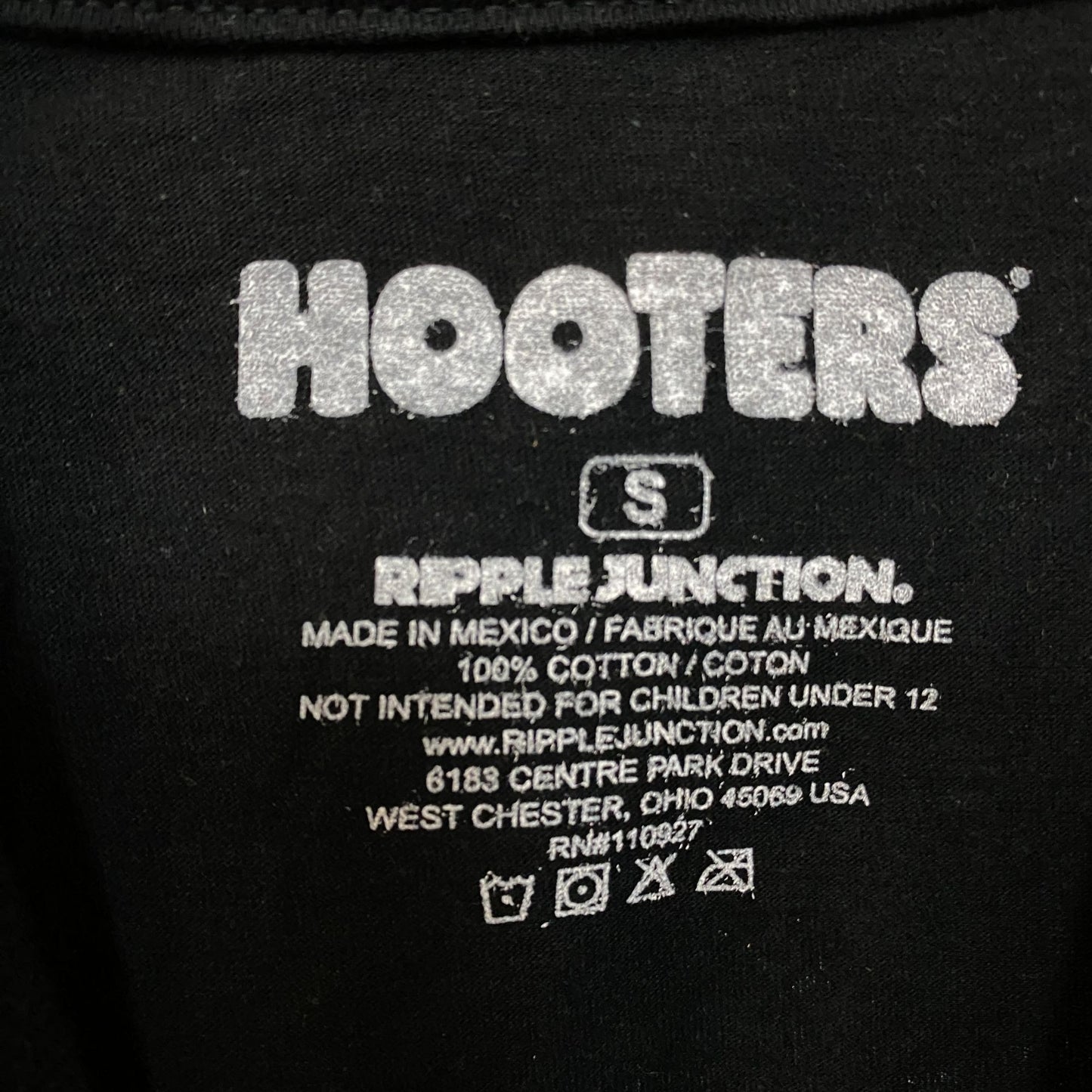 Hooters Vintage Style Nascar Racing Tshirt size Small