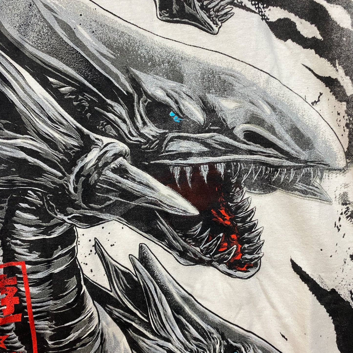 Yu Gi Oh! Blue-Eyes White Dragon Graphic Design T-Shirt Small