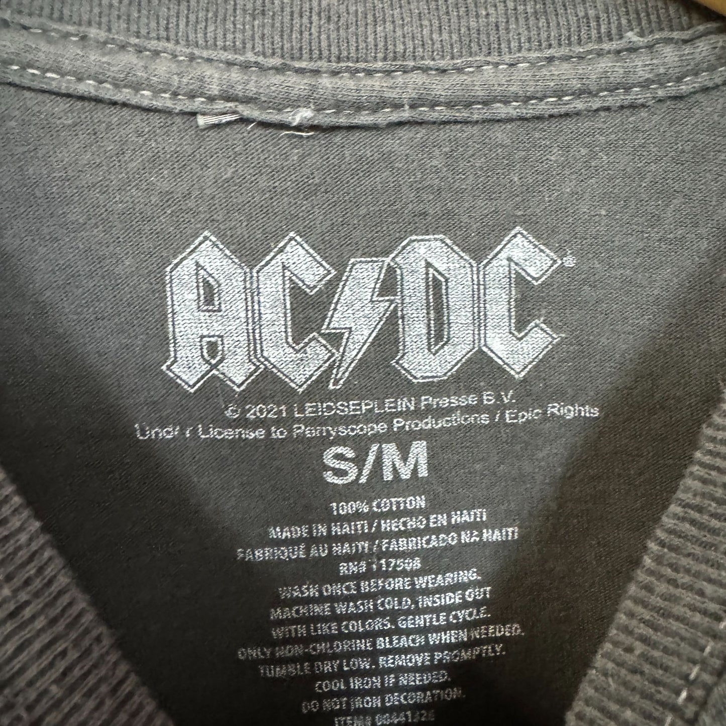 AC/DC Hells Bells Spellout Splatter Hard Rock Band Tee S/M