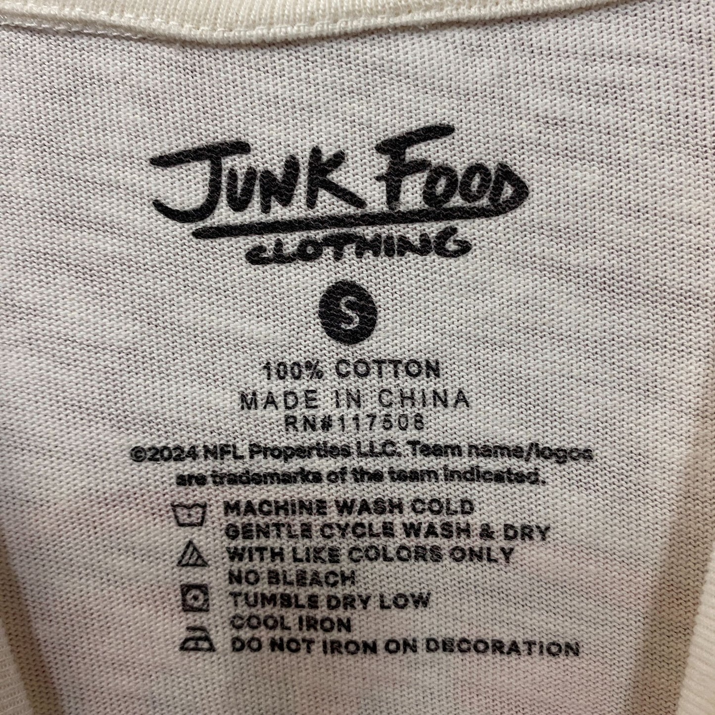 Junk Food Clothing NFL Kansas City Chiefs Women's Mock Neck Crop Tee Small