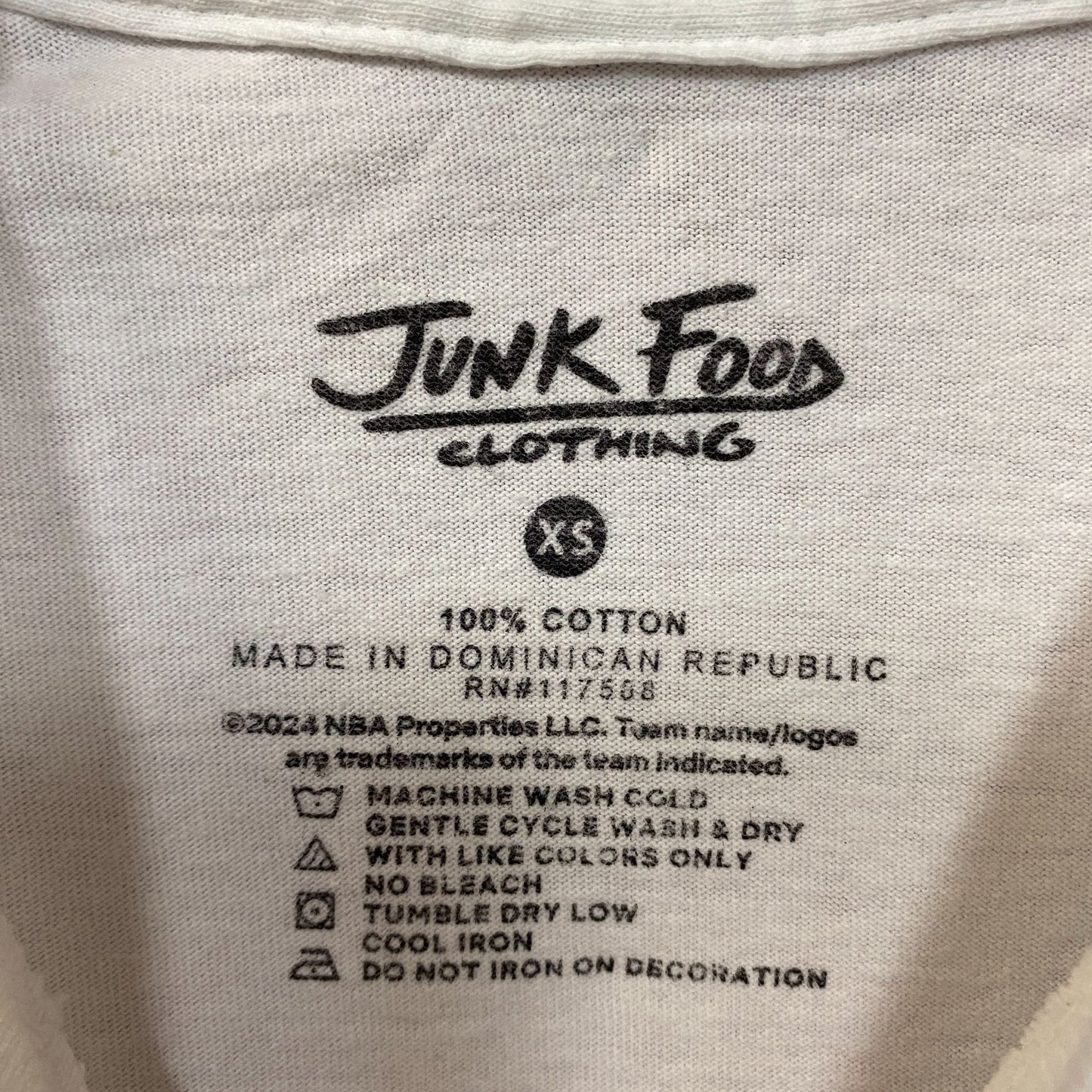 Junk Food Clothing Boston Celtic Lucky The Leprechaun T-Shirt XS