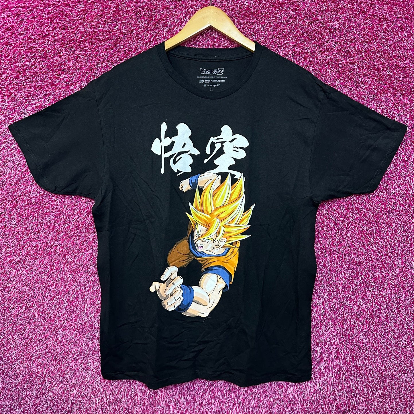 Dragon Ball Z Super Saiyan Goku and the 7 Dragon Balls Tee L