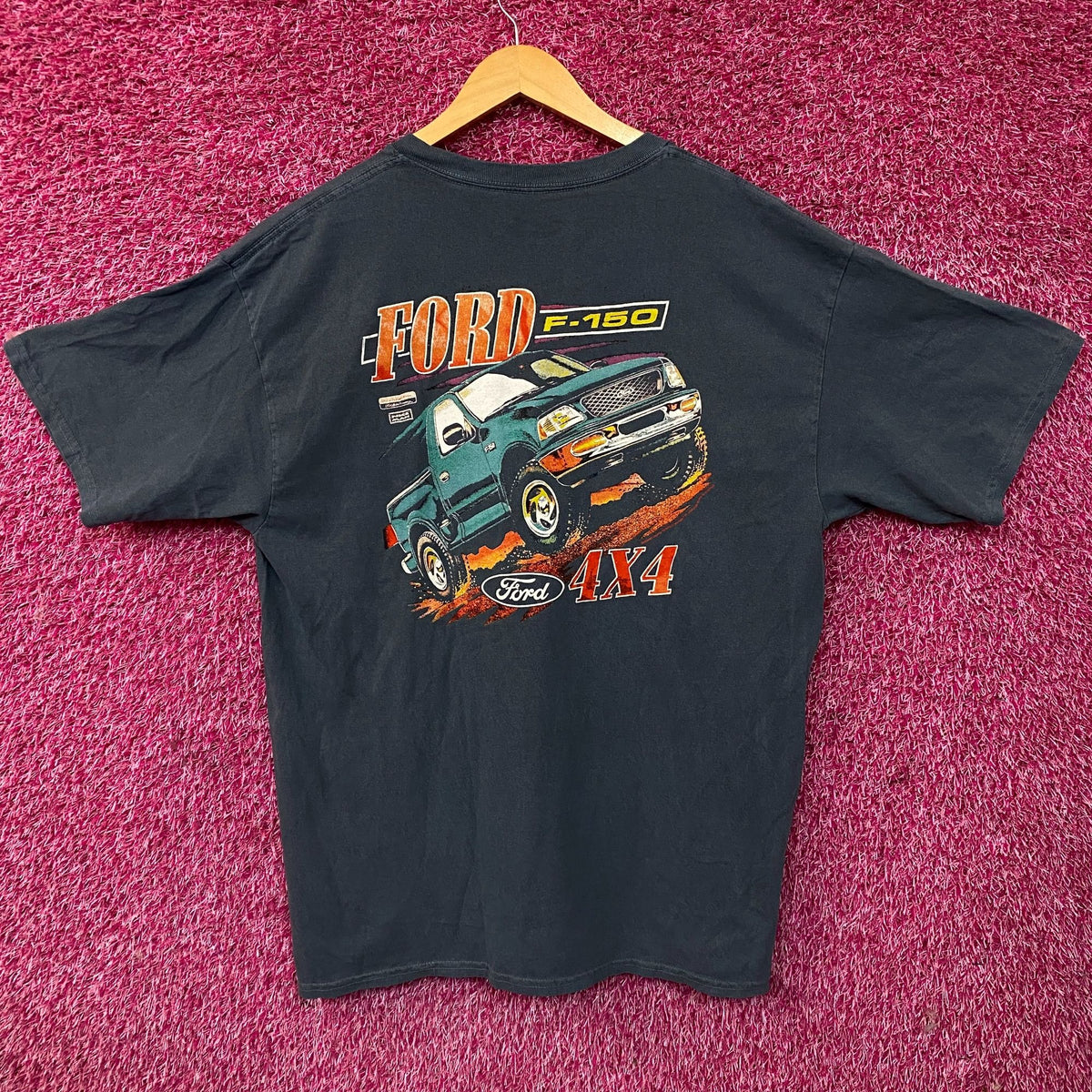 Junk Food Clothing Ford F-150 "High Tech Hauler" 4x4 Graphic T-Shirt XL