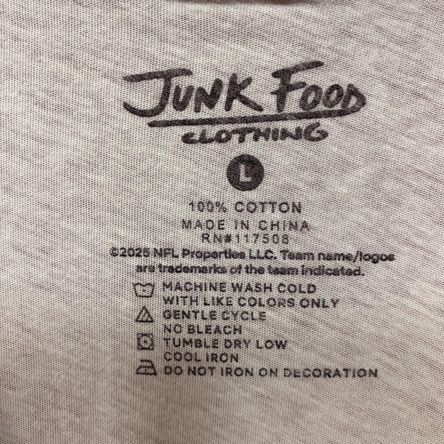 Junk Food Clothing NFL Philadelphia Eagles Touchdown Long Sleeve Cropped T-Shirt Large