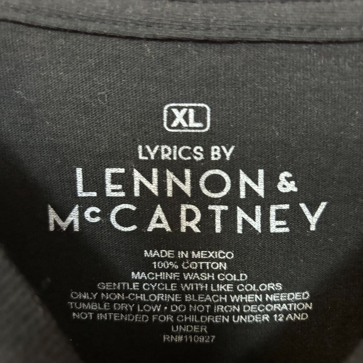 The Beatles We All Live in a Yellow Submarine Rock Tee XL