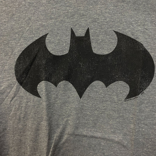 Batman Classic Bat Signal Logo DC Comics Tshirt Youth Medium