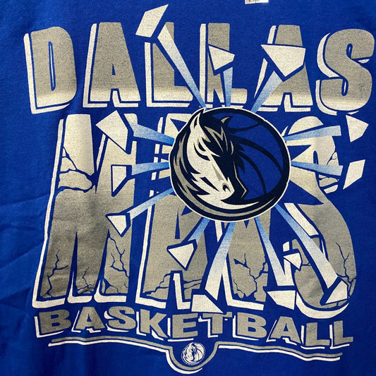 Junk Food Dallas Mavericks Break Through Basketball T-Shirt Large