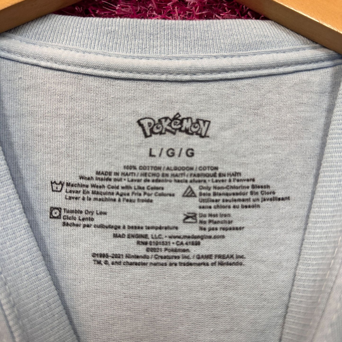 Ash Ketchum's Pikachu Pika Pika Party Pokémon Anime Tee L