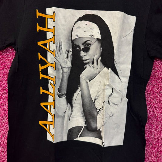 Aaliyah portrait T-shirt size small.
