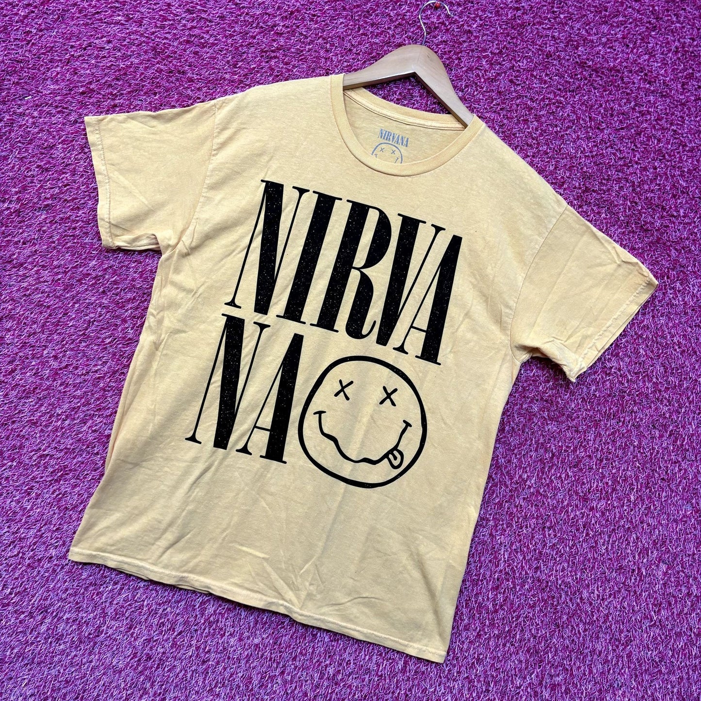 Nirvana Spell-Out Nevermind Smiley Face Grunge Tee L