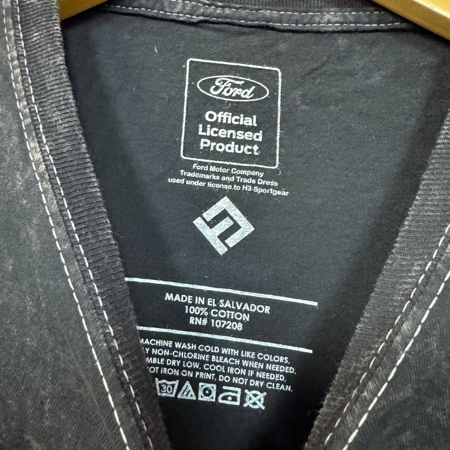 Ford Mustang Unleashed Horses Tropical Sunset Promo Tee M