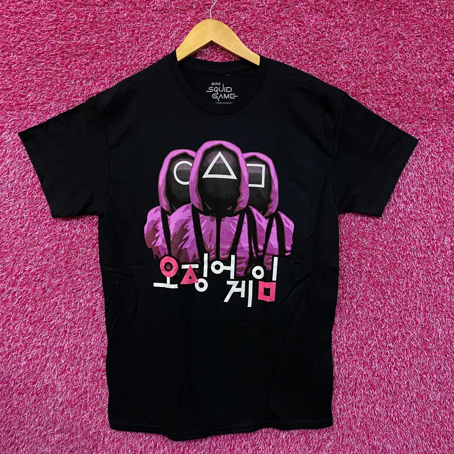 Squid Game The Masked Guards Netflix Series Promo Tee L
