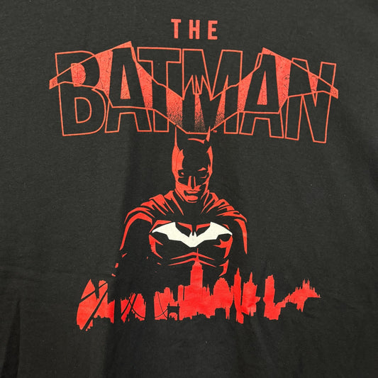 Robert Pattinson’s Batman T-shirt size 2xl.