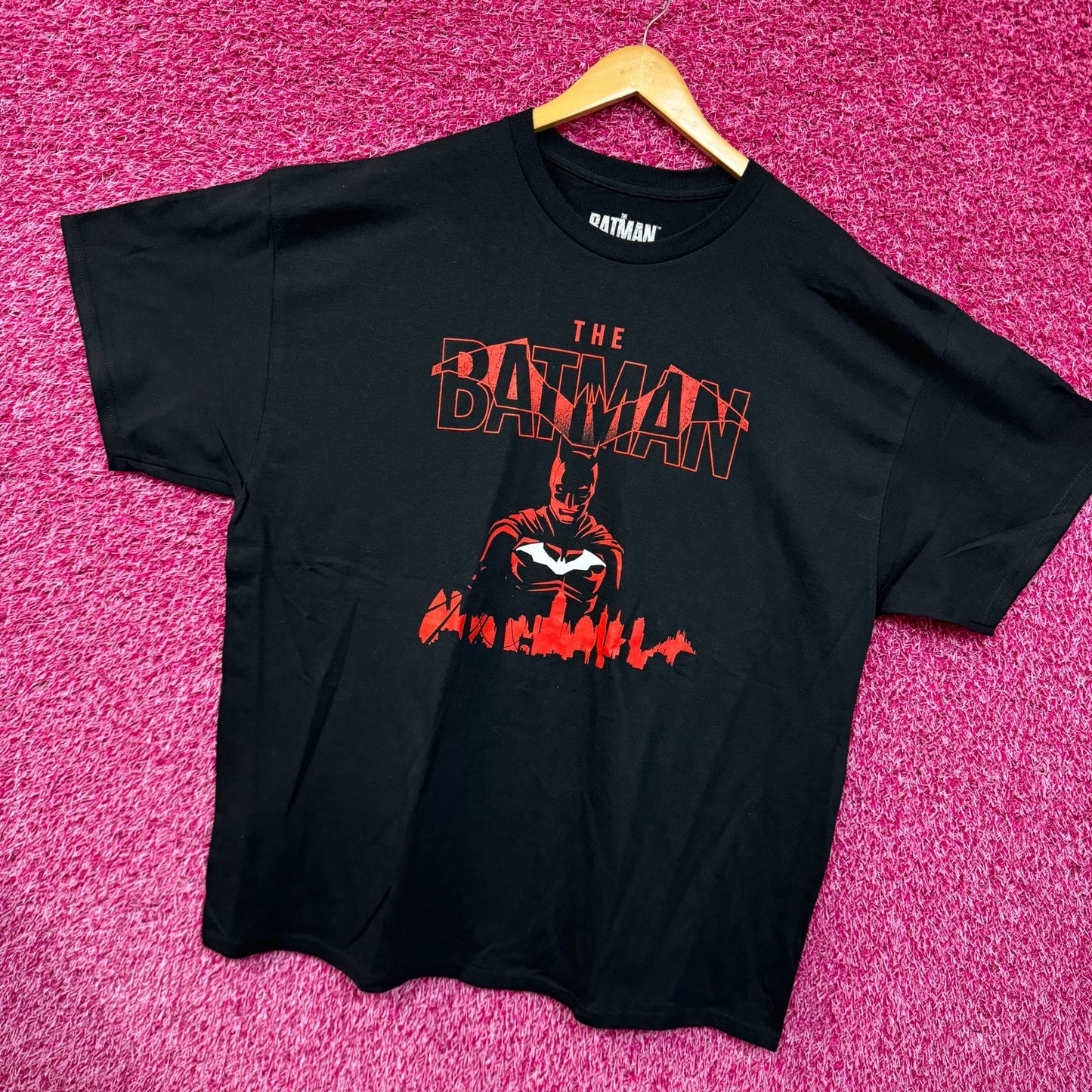 Robert Pattinson’s Batman T-shirt size 2xl.