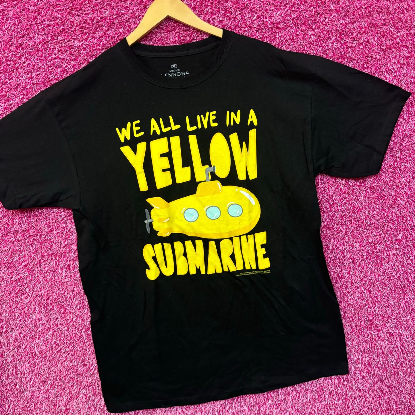 The Beatles We All Live in a Yellow Submarine Rock Tee XL