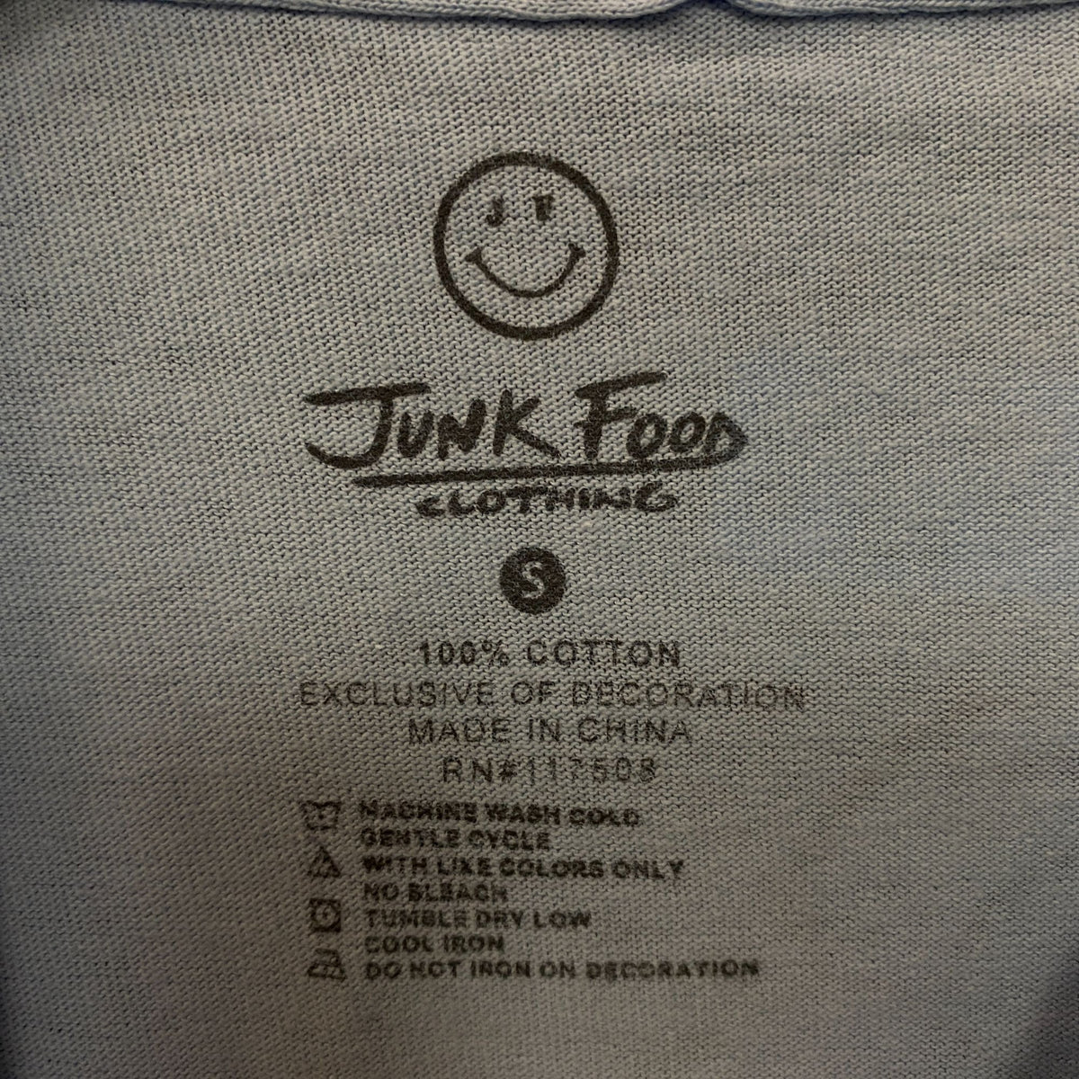 Peanuts "Country Club" Snoopy Graphic T-Shirt Small