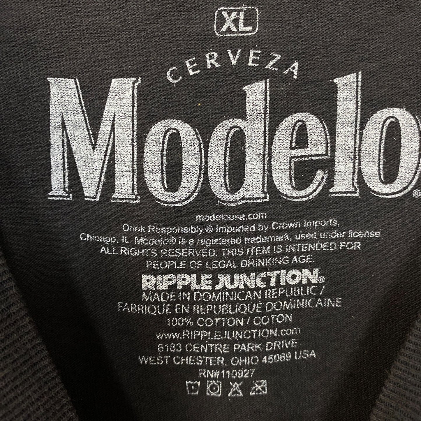 Modelo Especial Beer Bottle Promo T-Shirt XL