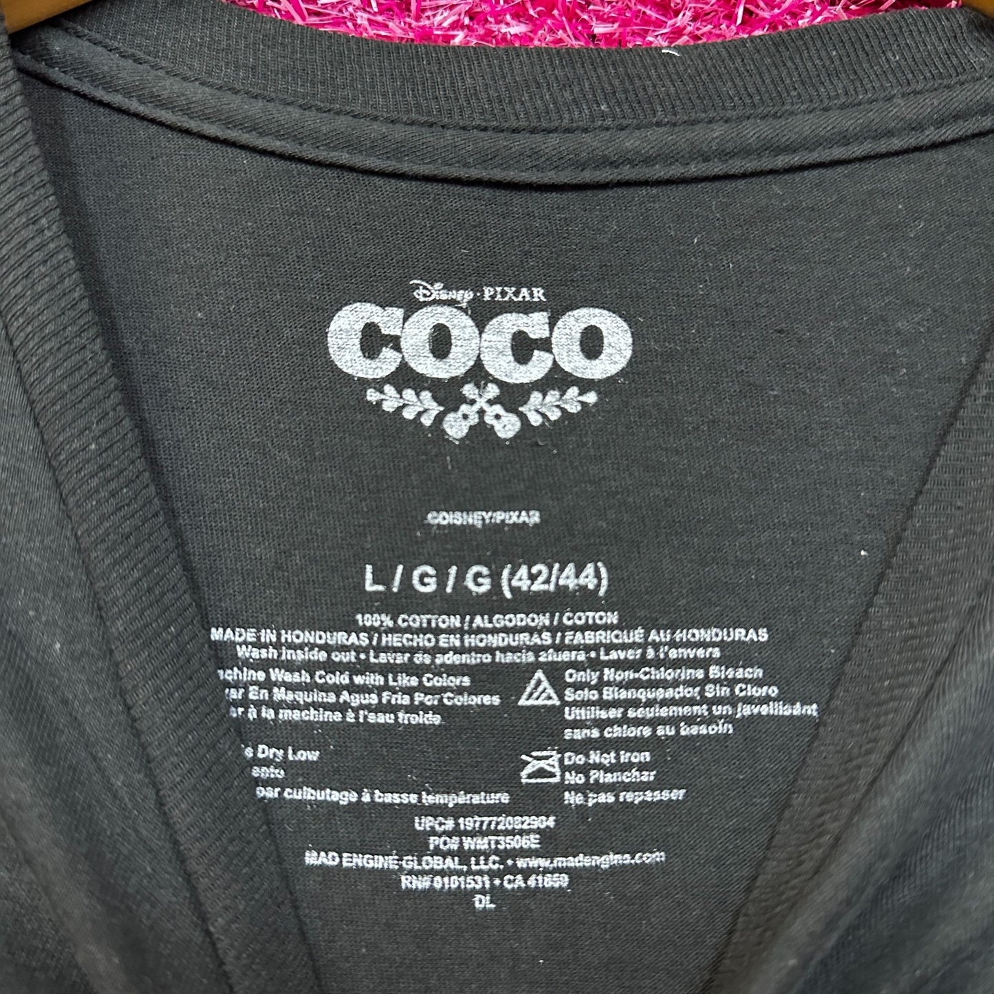 Coco Remember Me Marigolds Disney Pixar Animated Movie Tee L