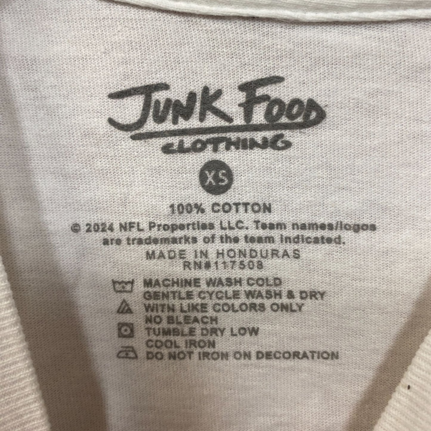 Junk Food Clothing NFL Cleveland Browns Throwback Helmet T-Shirt XS