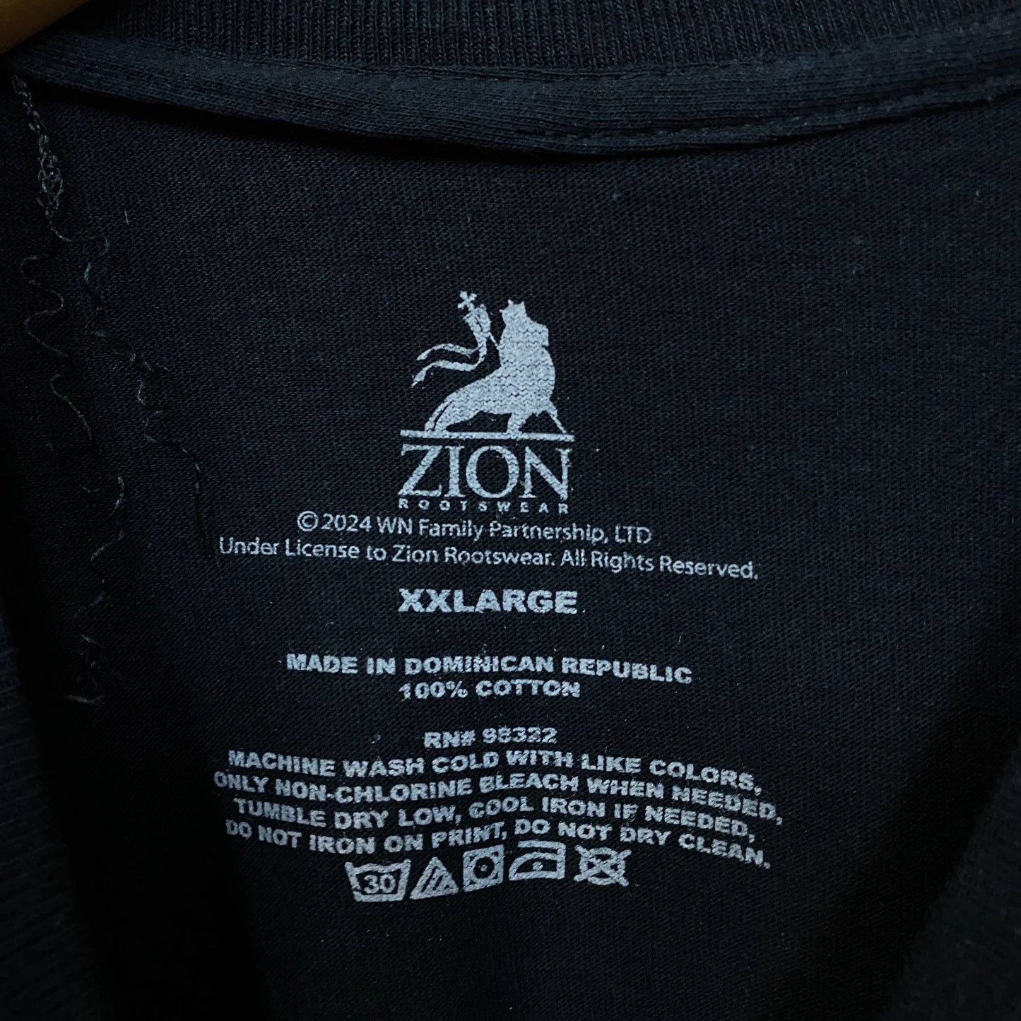 Willie Nelson Eagle Emblem Graphic T-shirt 2XL