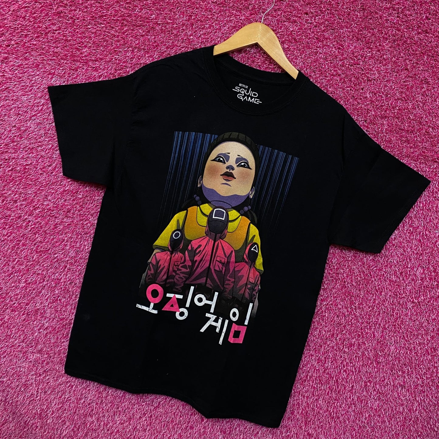 Squid Game Red Light Green Light Game Netflix Sereis Tee L