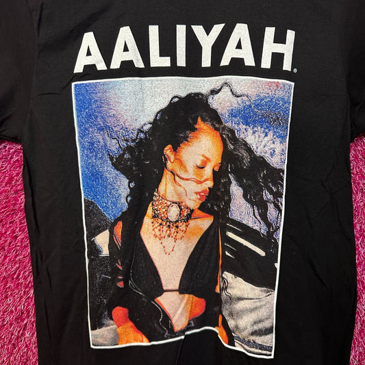 Aaliyah Queen Of RnB Tshirt size Medium