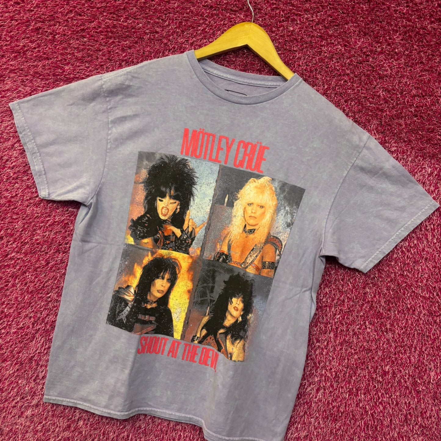 Motley Crue Shout Out the Devil mineral wash T-shirt size large