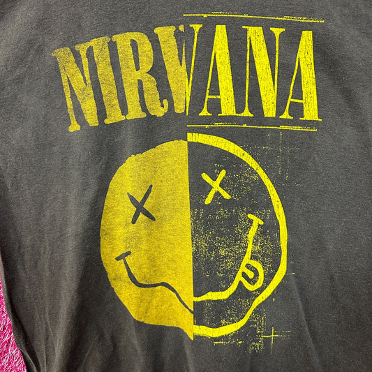 Nirvana Never mind Smiley Grunge Tshirt size Large