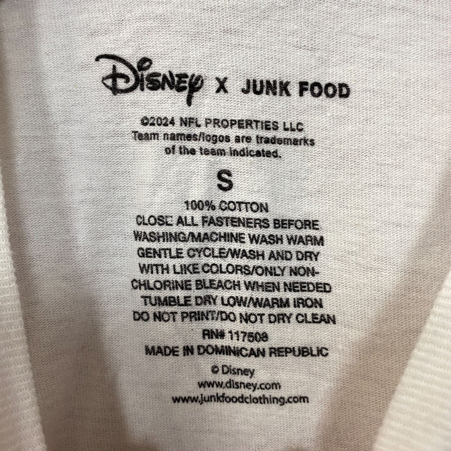 Disney x Junk Food NFL Kansas City Chiefs Mickey Mouse Field T-Shirt Small