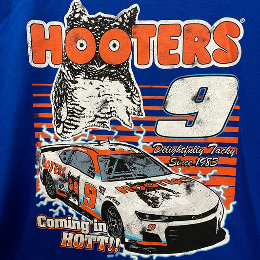 Hooters Coming In Hot Delightfully Tacky Since 1983 T-Shirt Large