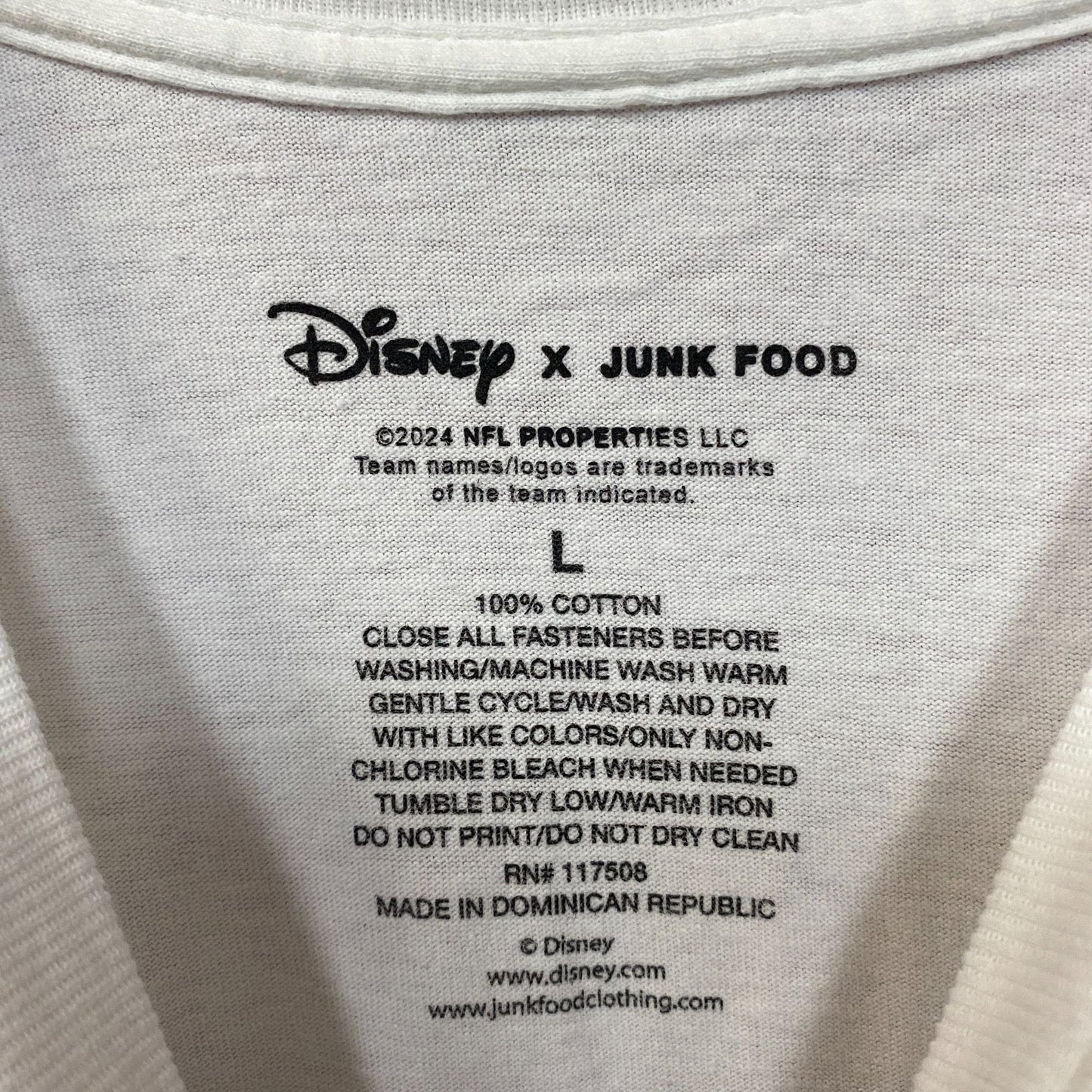 Disney x Junk Food NFL Detroit Lions Mickey Mouse Field T-Shirt Large