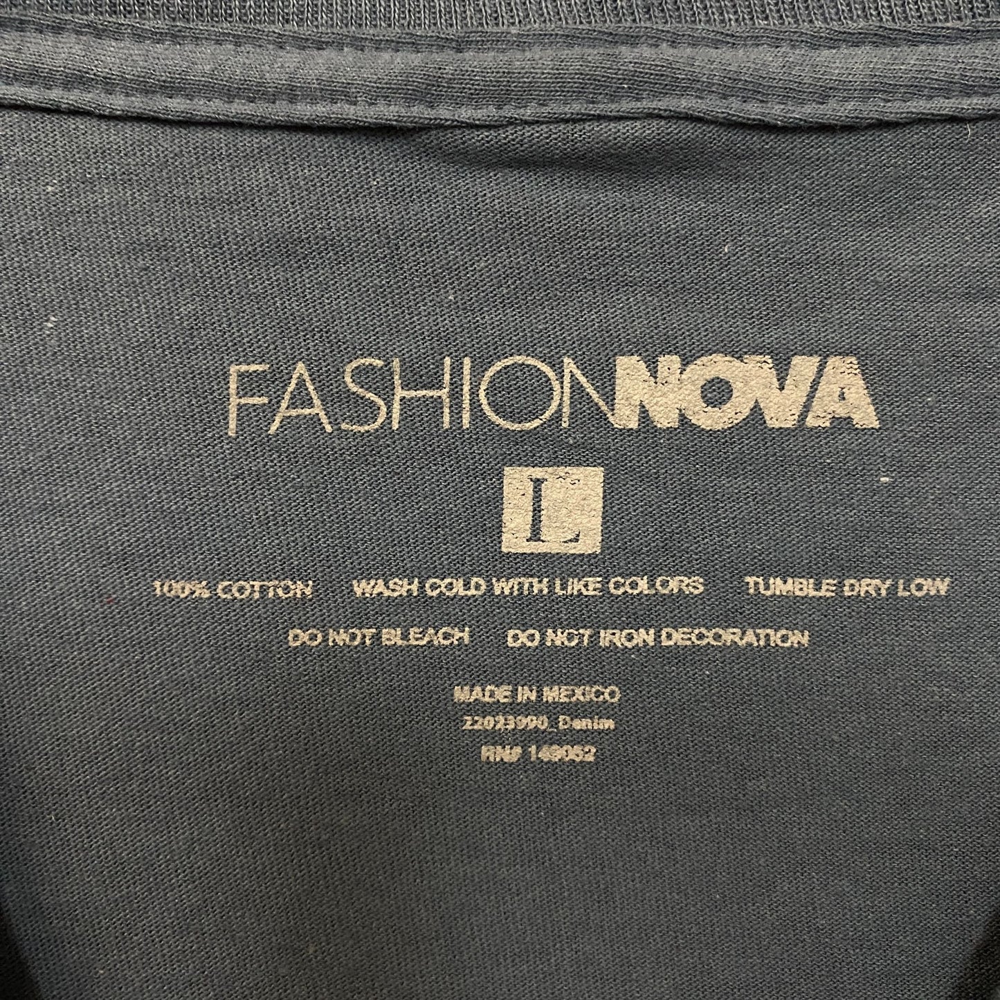 Fashion Nova No Face No Case Glitched Graphic T-Shirt Large