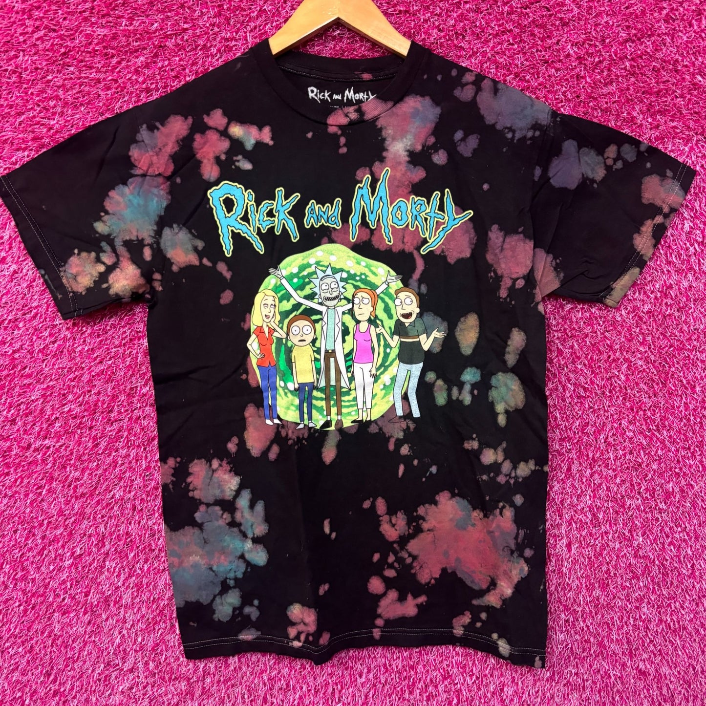 Rick and Morty Family Portrait tiedye T-shirt size medium