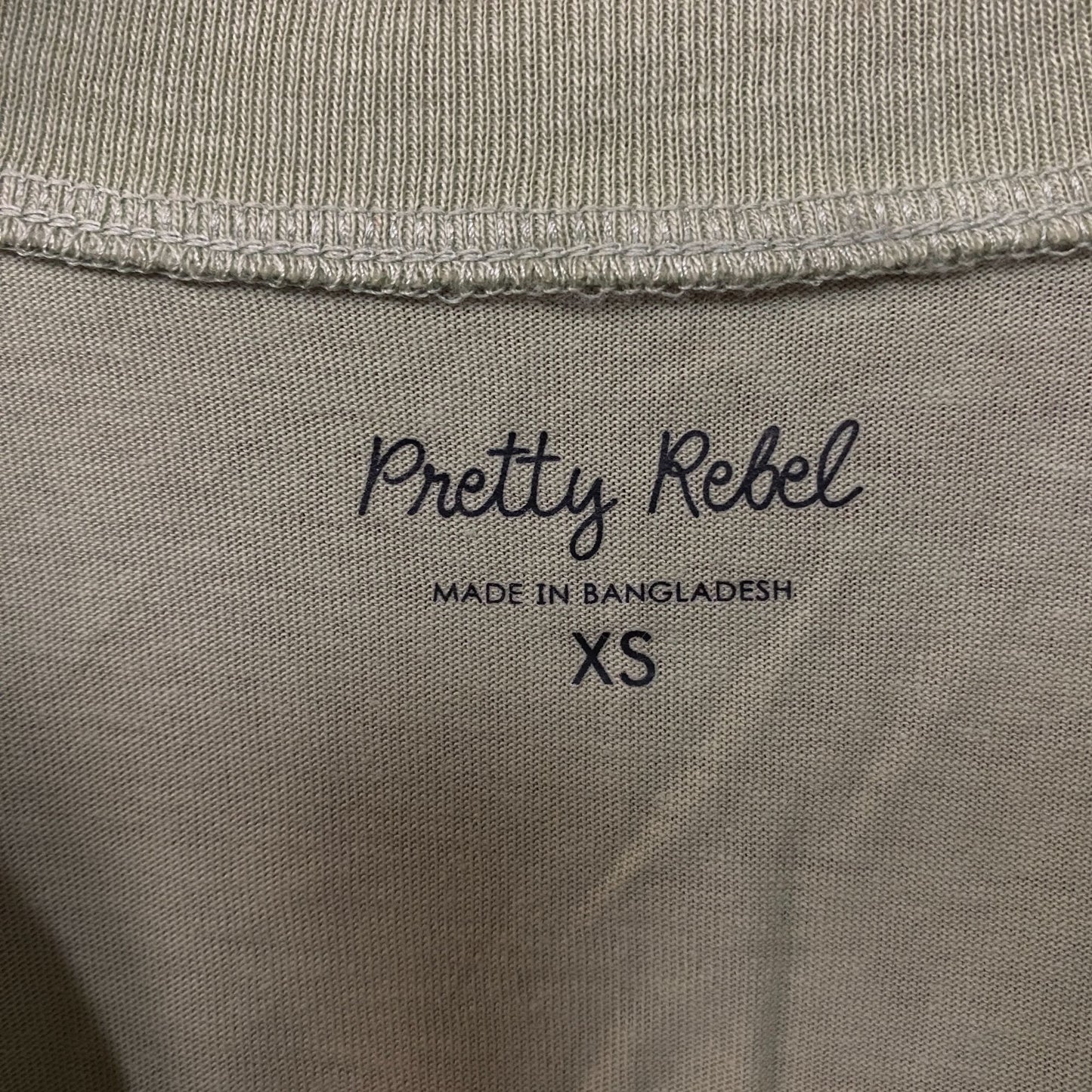 Pretty Rebel Rose Graphic Crop Top XS