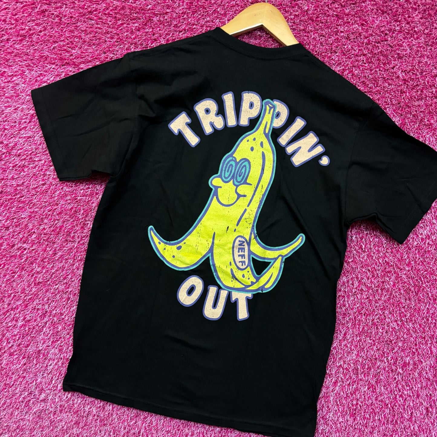 Neff Trippin Out Bannana T-shirt size medium
