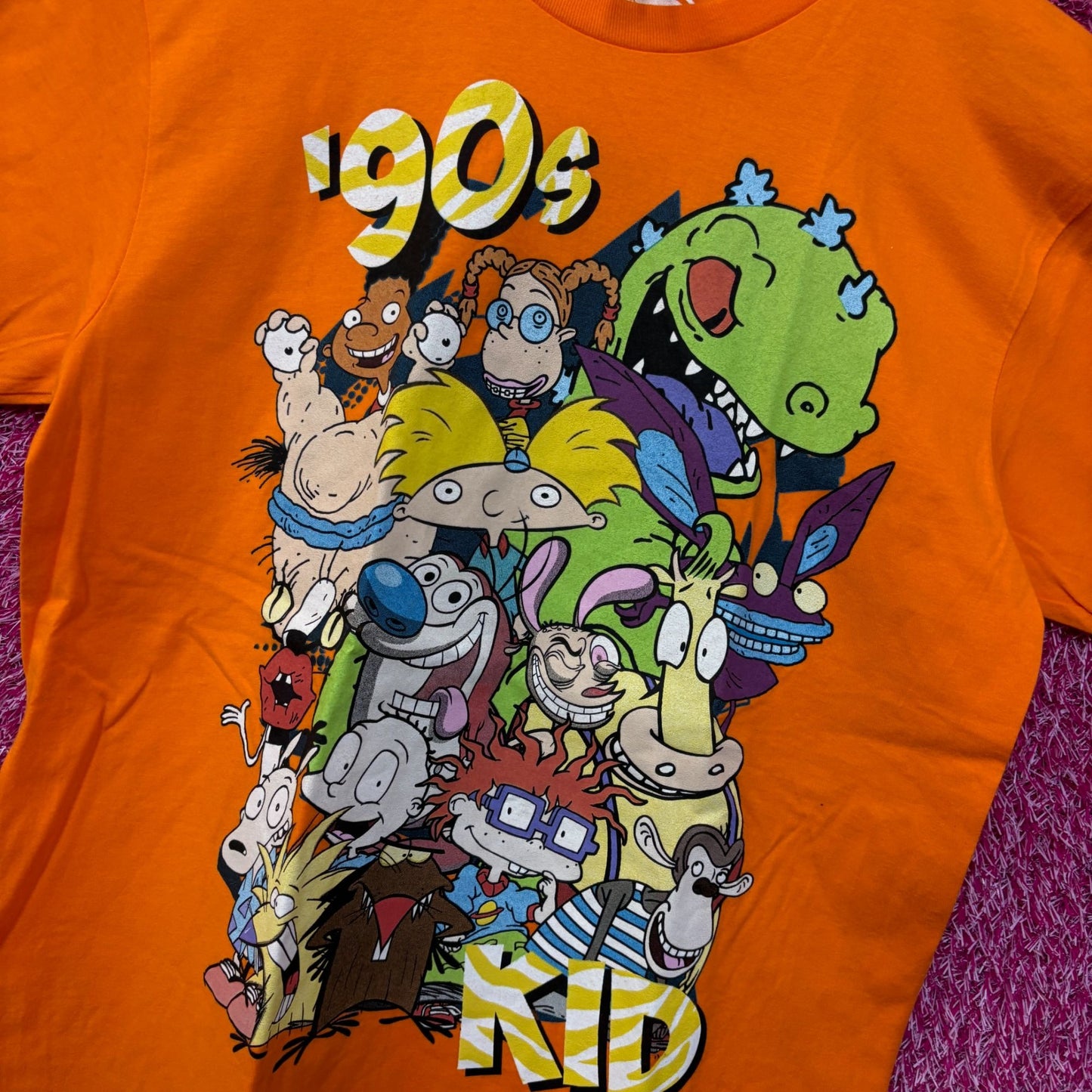 Nickelodeon 90s Kids collage T-shirt size medium