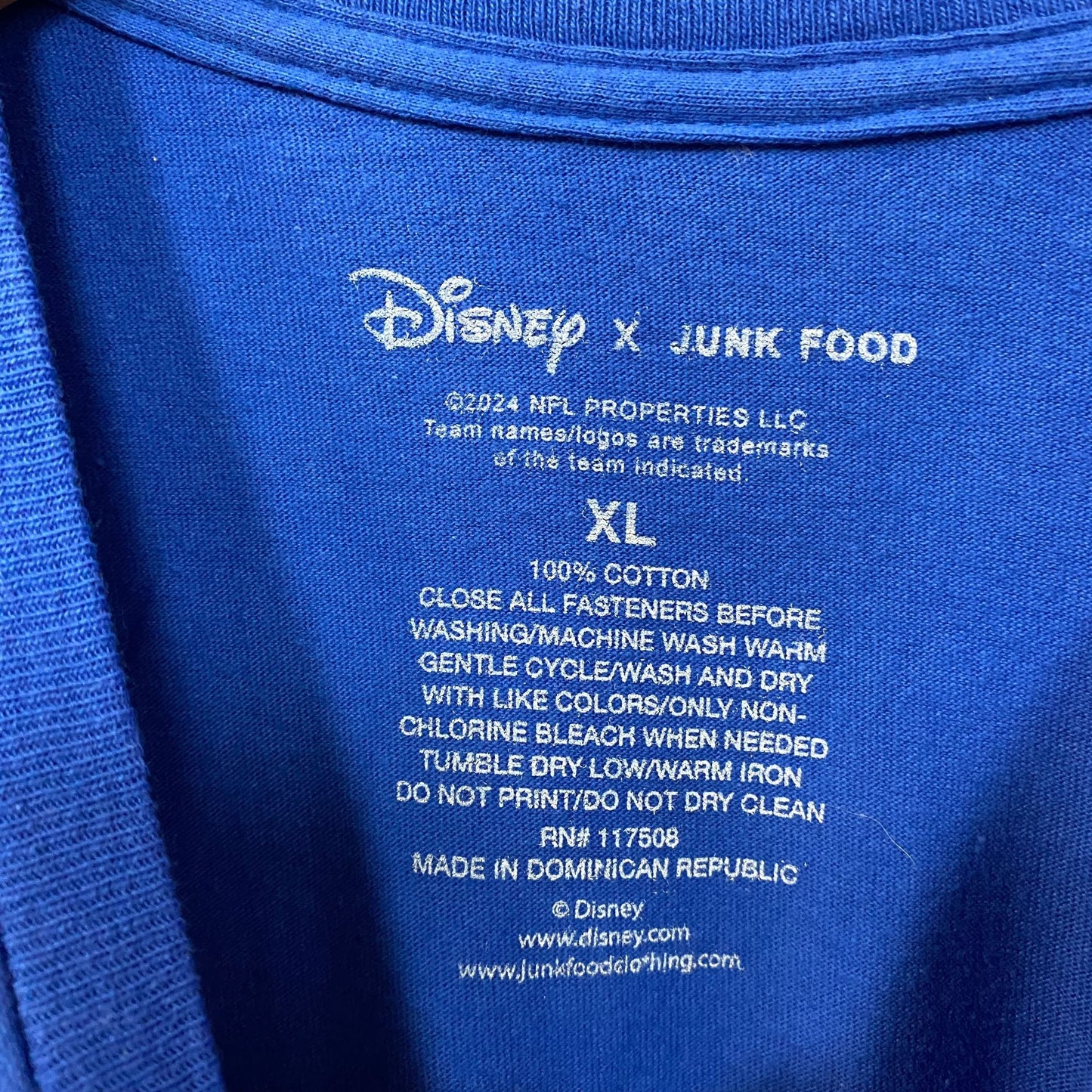 Disney x Junk Food NFL New York Giants Mickey Mouse Kick Back T-Shirt XL