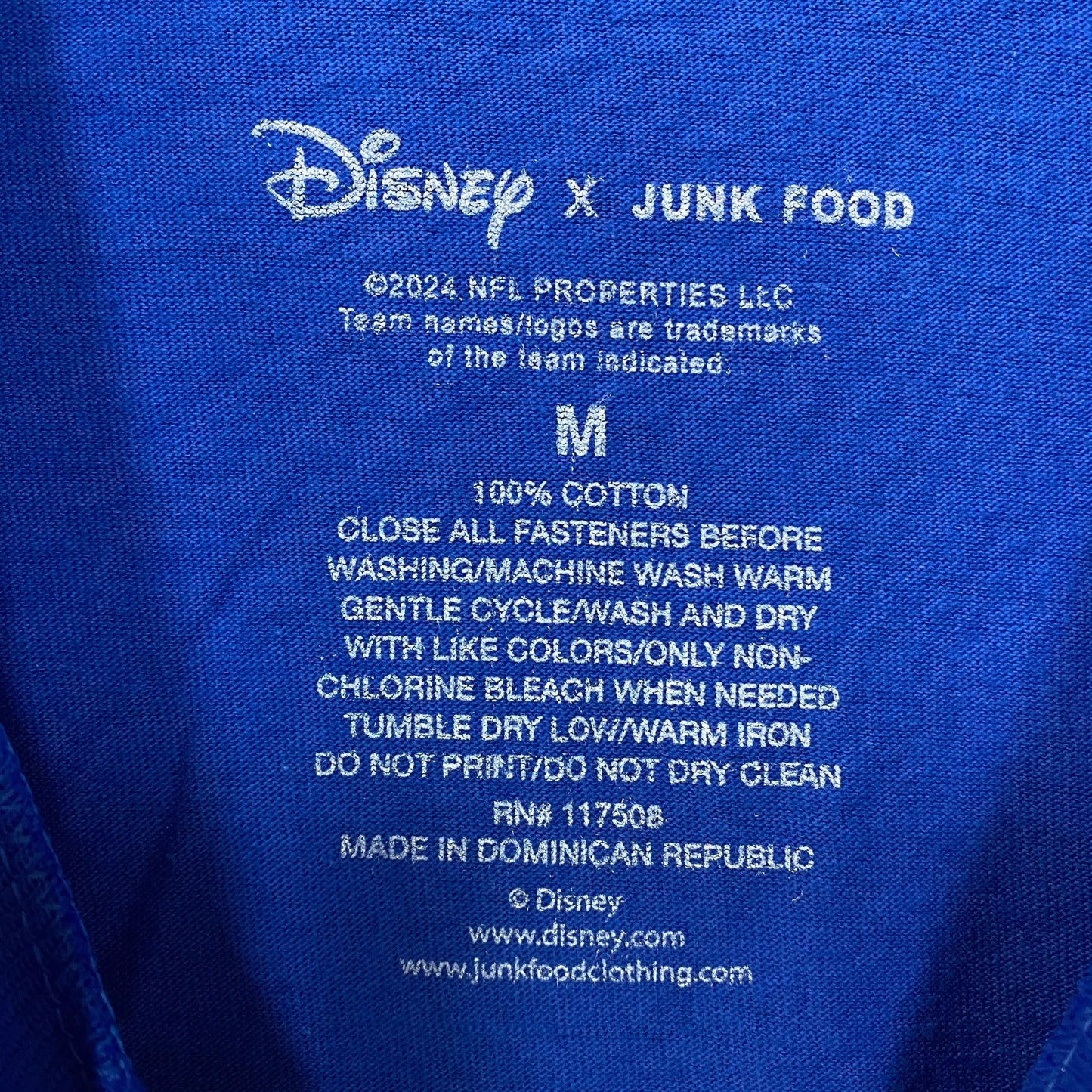 Disney x Junk Food NFL New York Giants Mickey Mouse Kick Back T-Shirt Medium