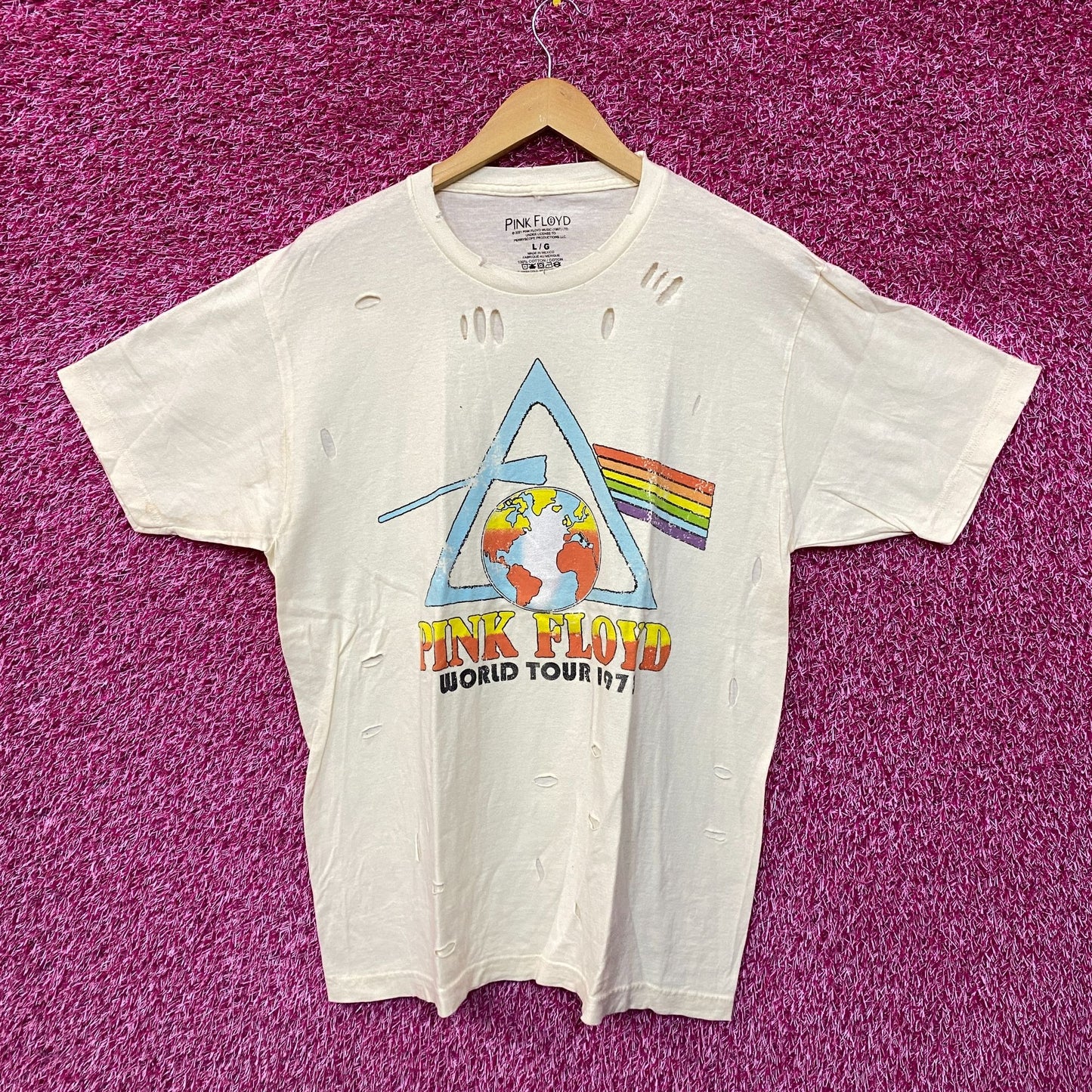 Pink Floyd World Tour 1977 Cream distressed Tshirt size Large