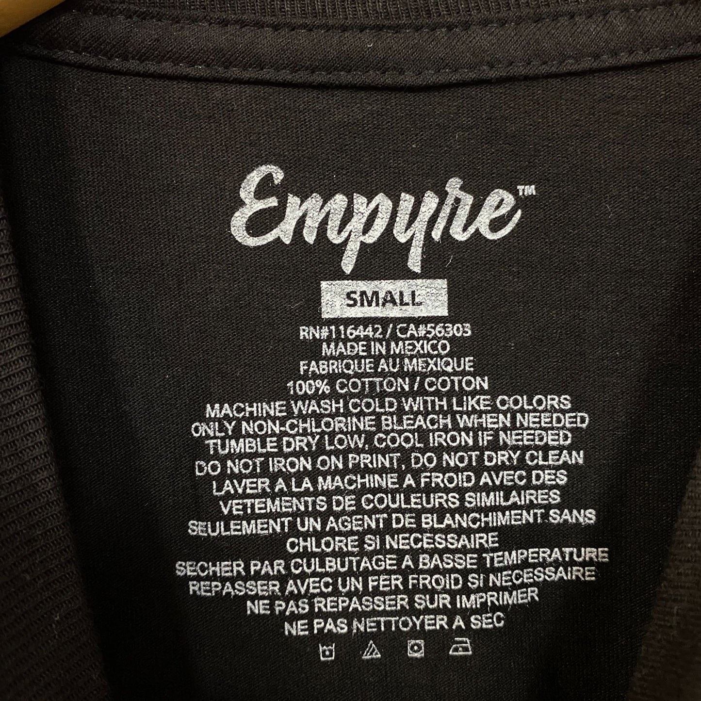 Empyre Uncharted Territories Graphic Design T-Shirt Small