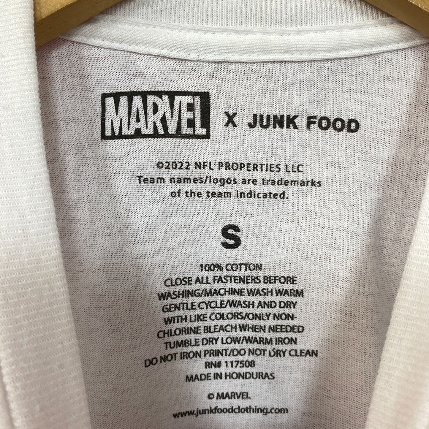 Junk Food X Marvel The Avengers Indianapolis Colts For the Shoe T-Shirt Small