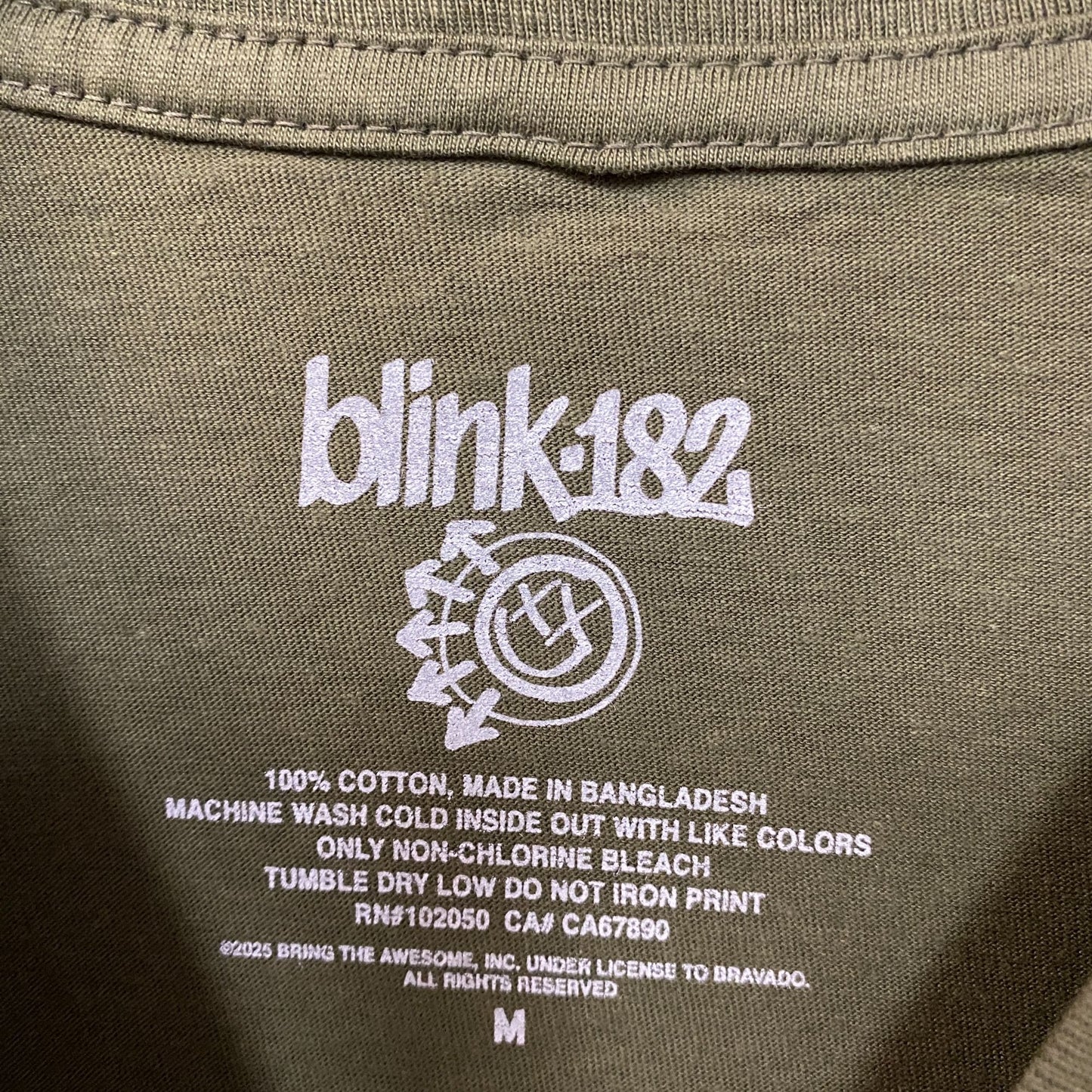 Blink-182 Pink Gradient Logo T-Shirt Medium