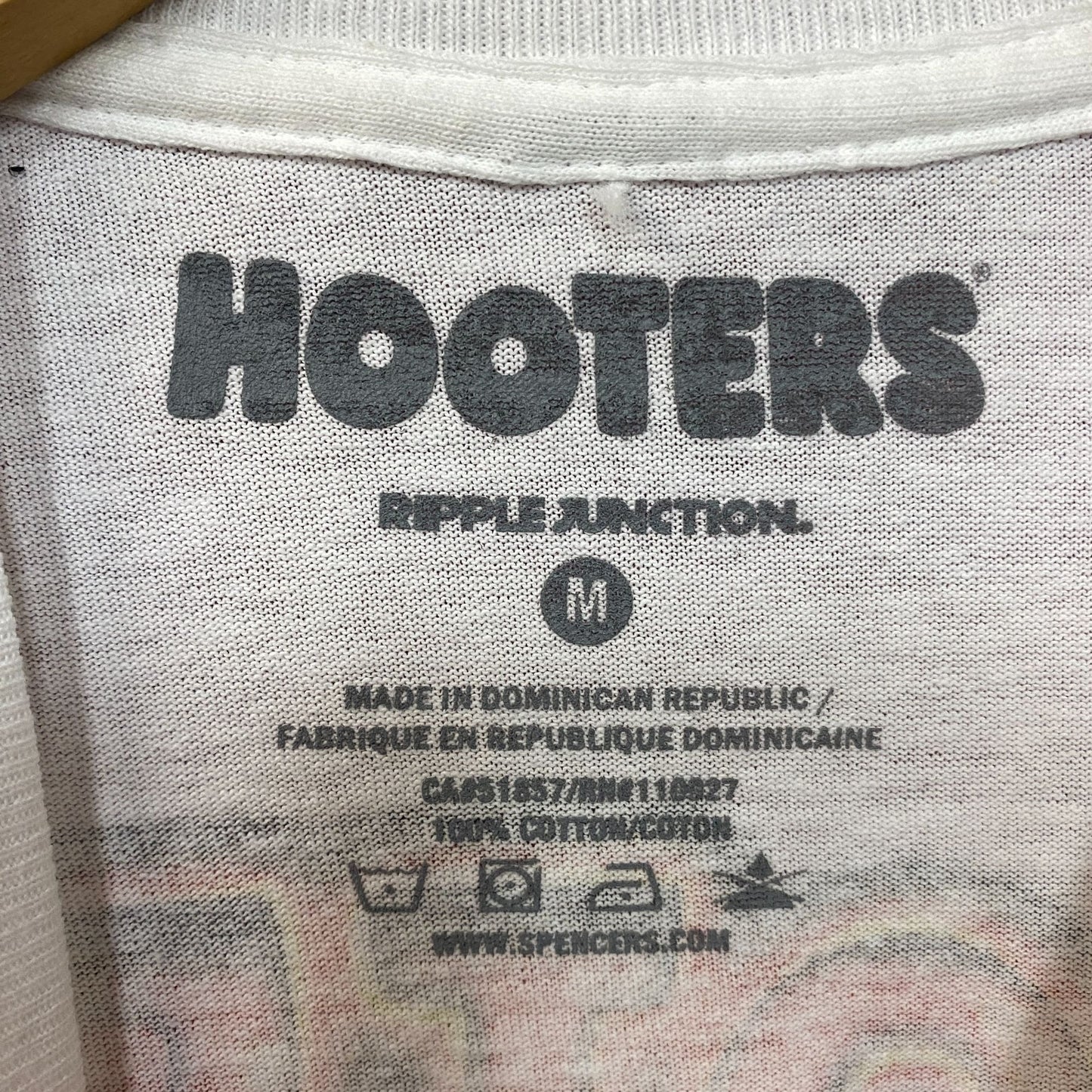 Hooters Delightfully Tacky Yet Unrefined T-Shirt Medium