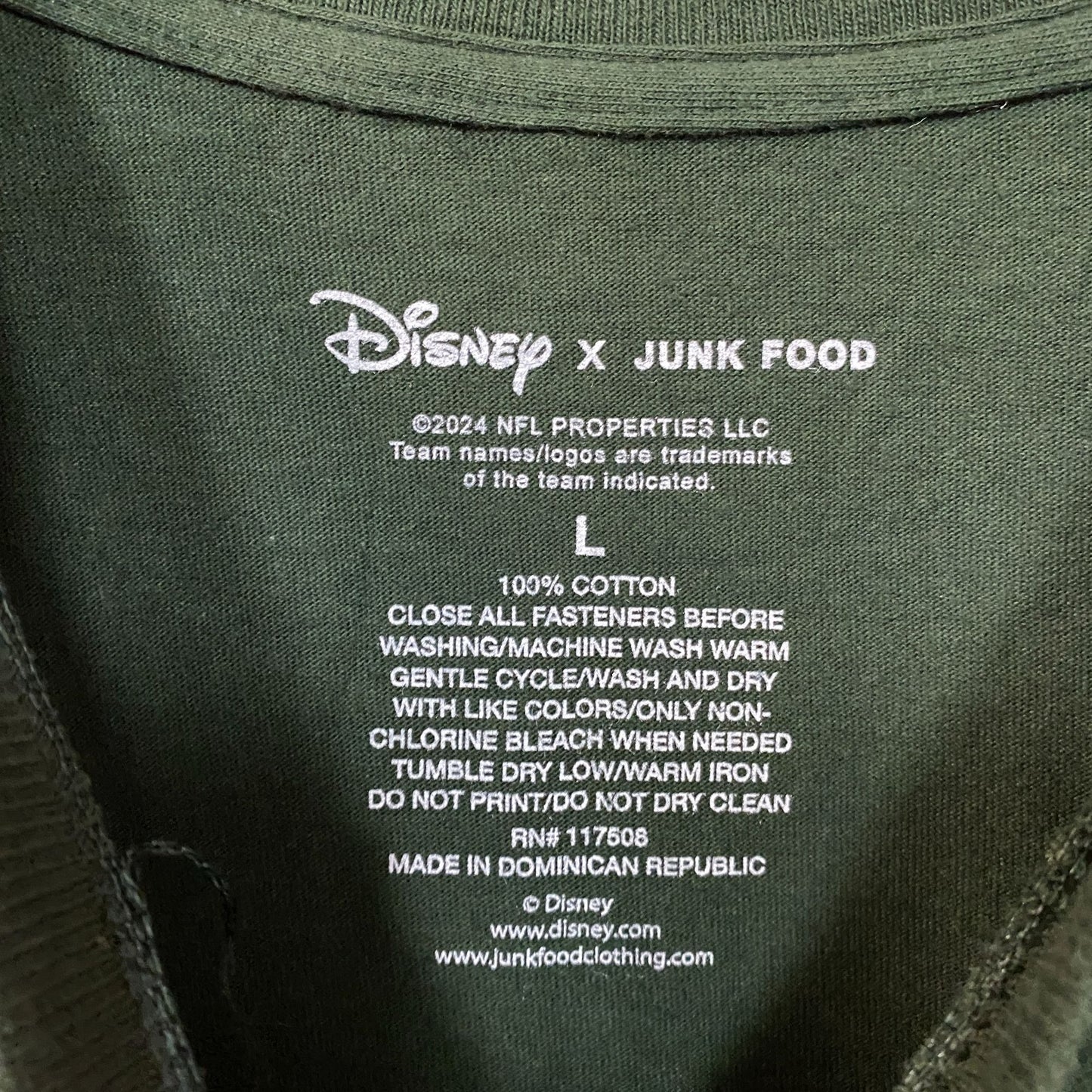 Disney x Junk Food NFL Green Bay Packers Mickey Mouse Kick Back Green Shirt Large