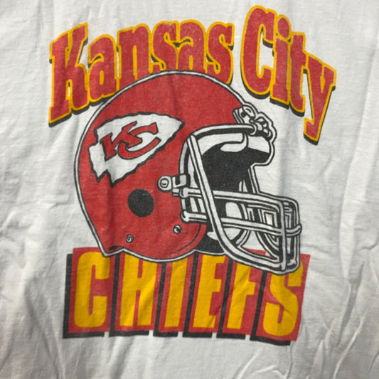 NFL Kansas City Chief Vintage Style Helmet Logo Football T-Shirt Medium