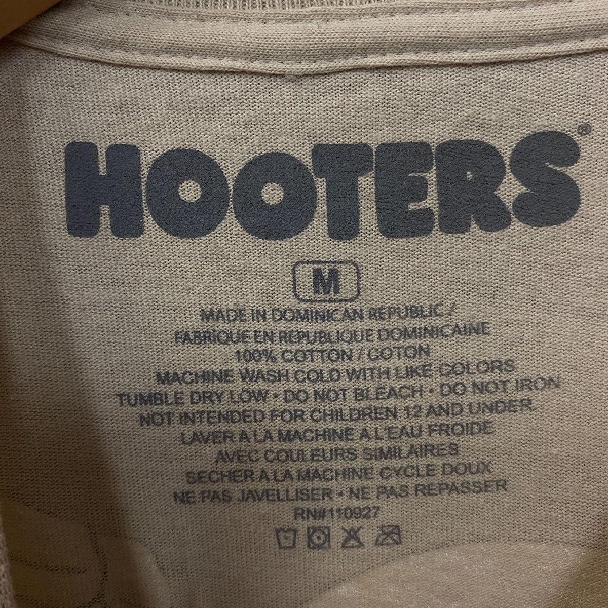 Hooters Amarillo, Texas Route 66 Location Graphic T-Shirt Medium