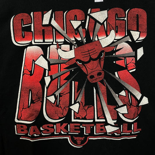 Junk Food Clothing Chicago Bulls Break Through Graphic T-Shirt XL