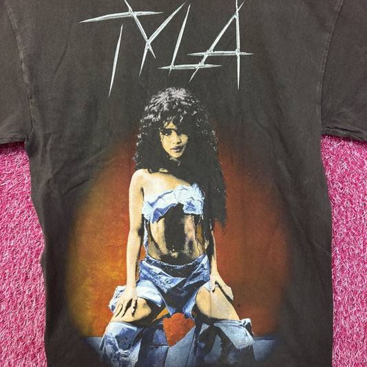 Tyla Graphic Washed T-Shirt Small